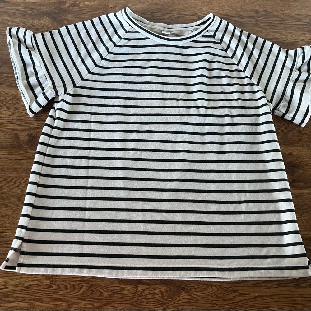 Womens Old Navy cloth knit size large shirt